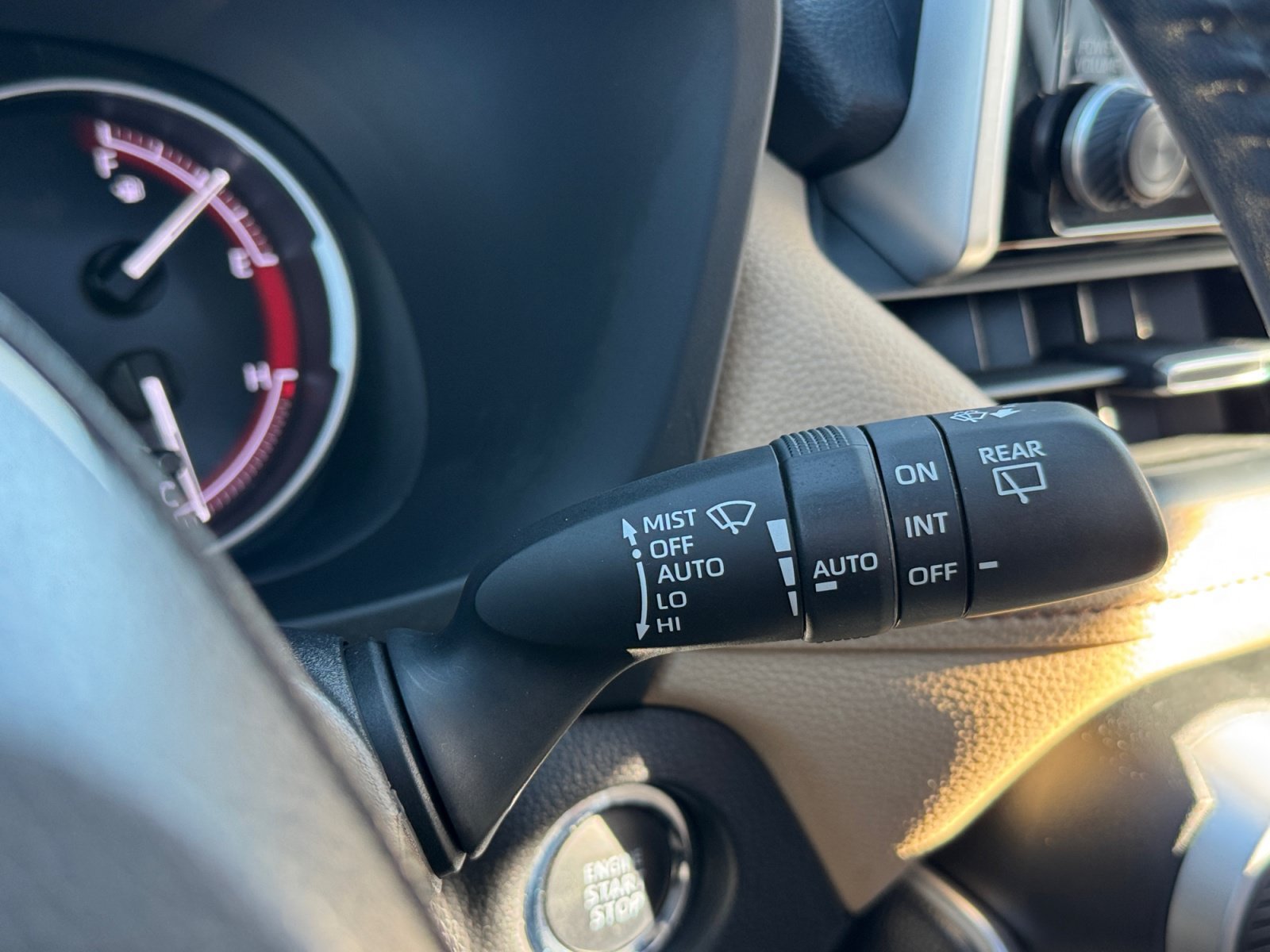 Used 2019 Toyota RAV4 Limited w/ Advanced Technology Package AWD/4WD image 20