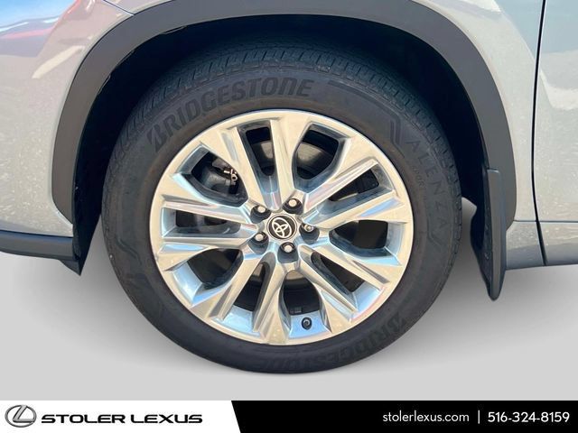 Used 2023 Toyota Highlander Limited AWD/4WD image 9
