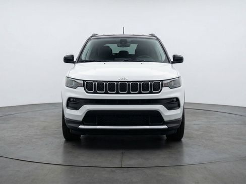Used 2025 Jeep Compass Limited image 2