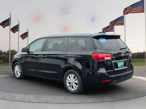 Used 2017 Kia Sedona LX w/ LX Essentials Premium Package FWD image 9