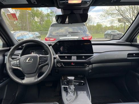 Used 2023 Lexus UX 250h FWD w/ Premium Package image 6