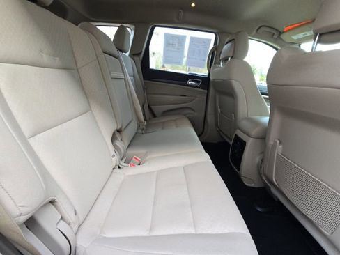 Used 2020 Jeep Grand Cherokee Laredo image 13