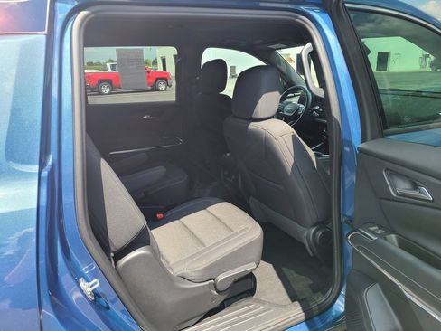 Used 2024 Chevrolet Traverse LT FWD image 19