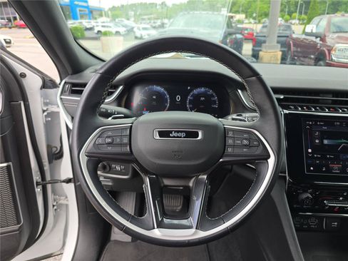 Used 2022 Jeep Grand Cherokee L Laredo AWD/4WD image 29