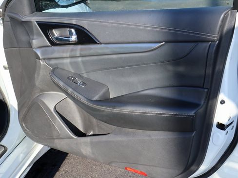 Used 2023 Nissan Maxima SV w/ Floor Mat Group image 11