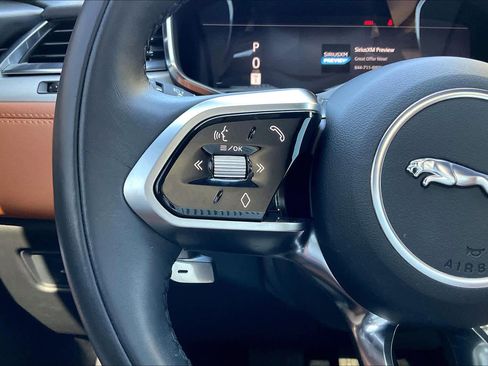 Used 2024 Jaguar F-PACE R-Dynamic S image 18