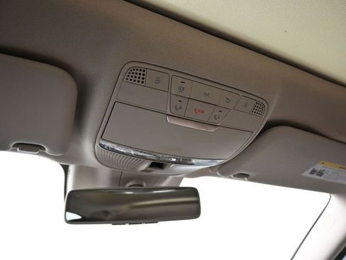 Used 2018 Mercedes-Benz E 300 4MATIC image 17