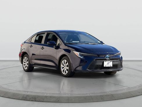 Used 2023 Toyota Corolla LE FWD image 1