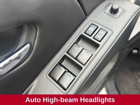 Used 2025 Nissan Frontier SV image 14