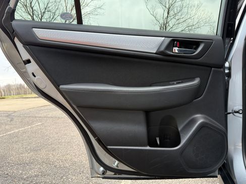 Used 2017 Subaru Outback 2.5i Premium image 19