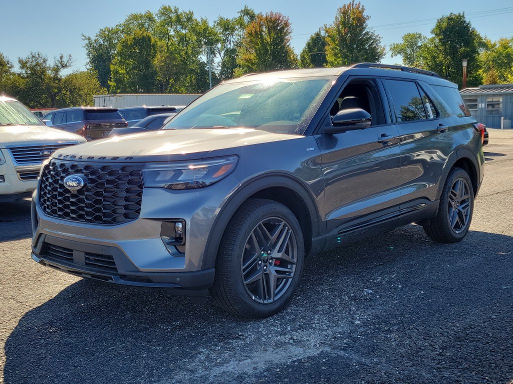 New 2026 Ford Explorer ST-Line w/ ST-Line Street Pack AWD/4WD image 8
