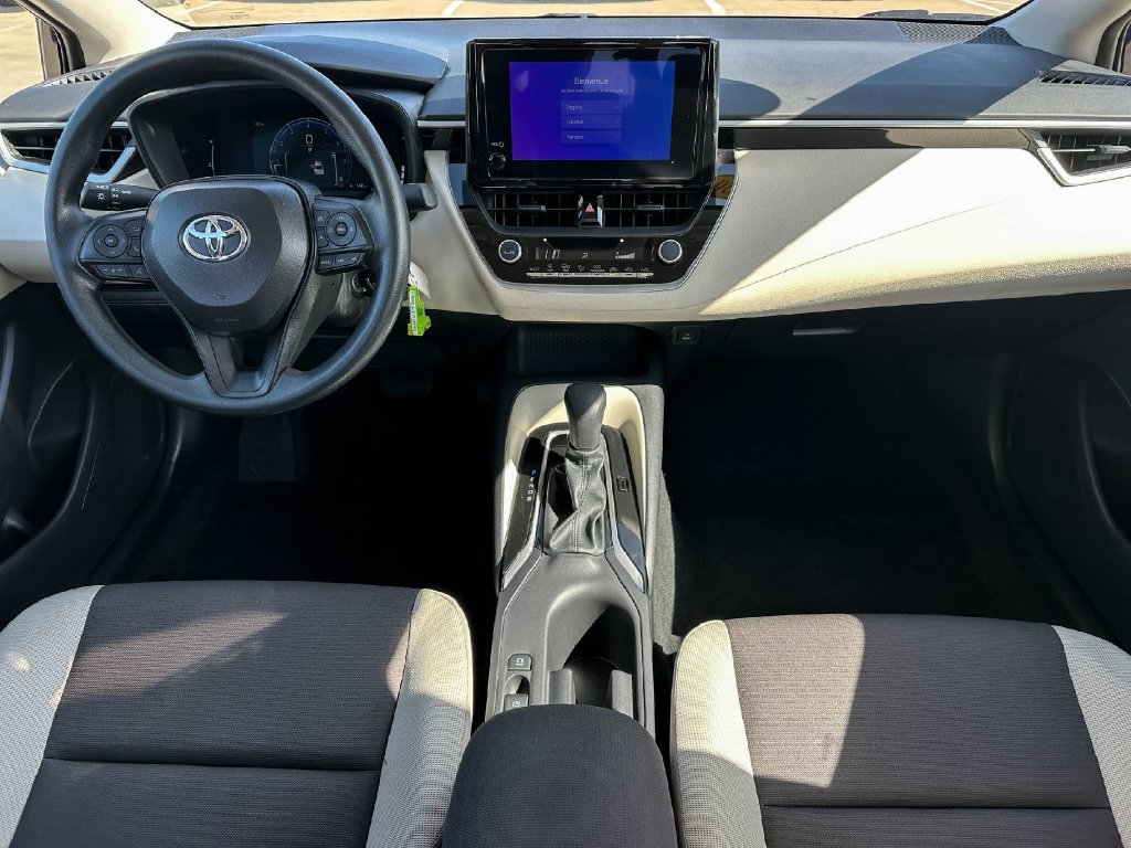 Used 2026 Toyota Corolla LE FWD image 11