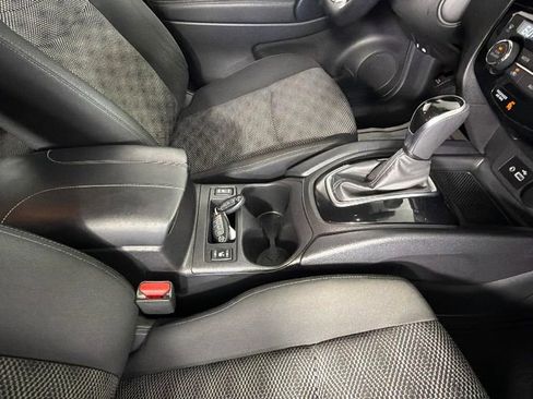 Used 2022 Nissan Rogue Sport SV AWD/4WD image 35