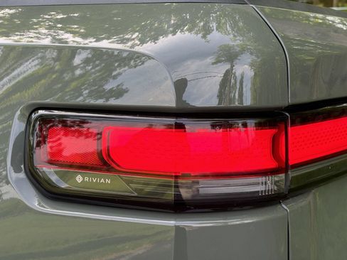 Used 2022 Rivian R1T Launch Edition AWD/4WD image 30