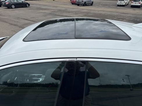 Used 2024 Chevrolet Malibu LT FWD image 9