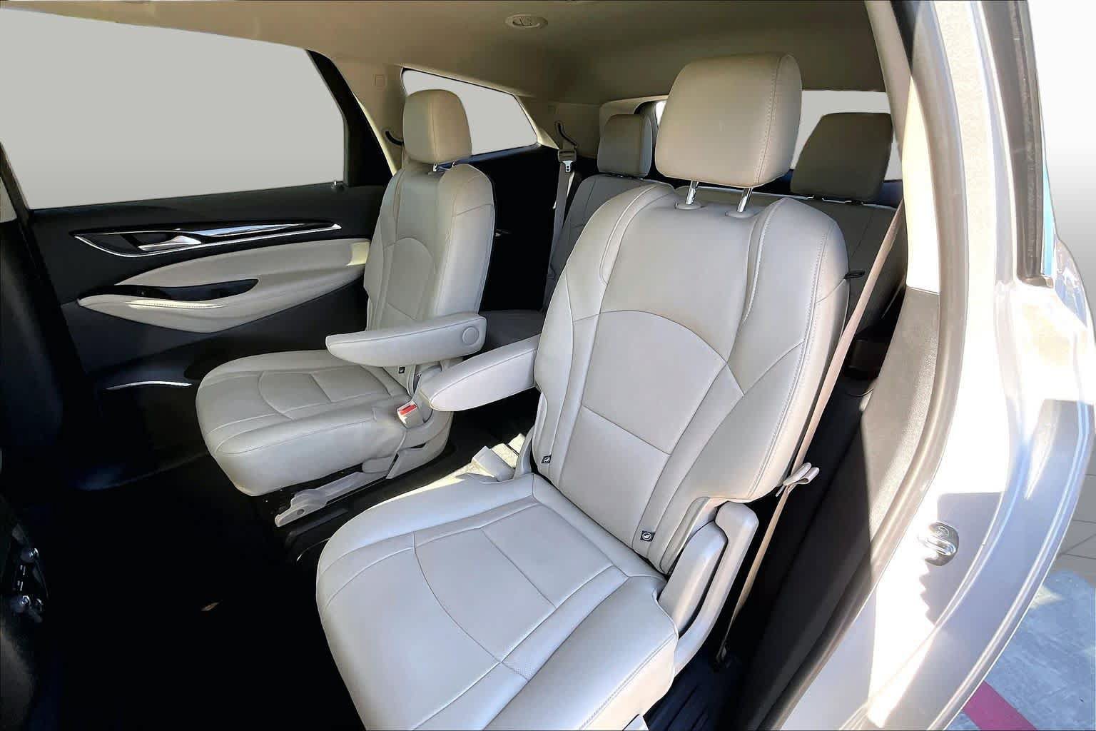 Used 2020 Buick Enclave Essence FWD image 16