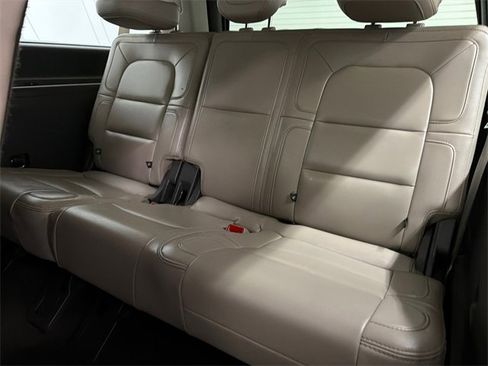 Used 2022 Lincoln Navigator L Reserve image 19