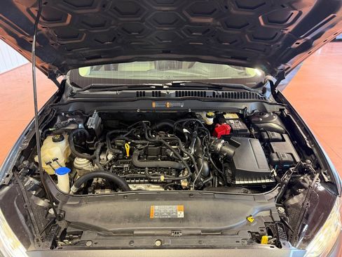 Used 2019 Ford Fusion SE w/ Equipment Group 151A image 34