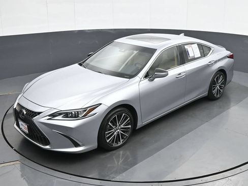 Used 2023 Lexus ES 350 w/ Premium Package FWD image 18
