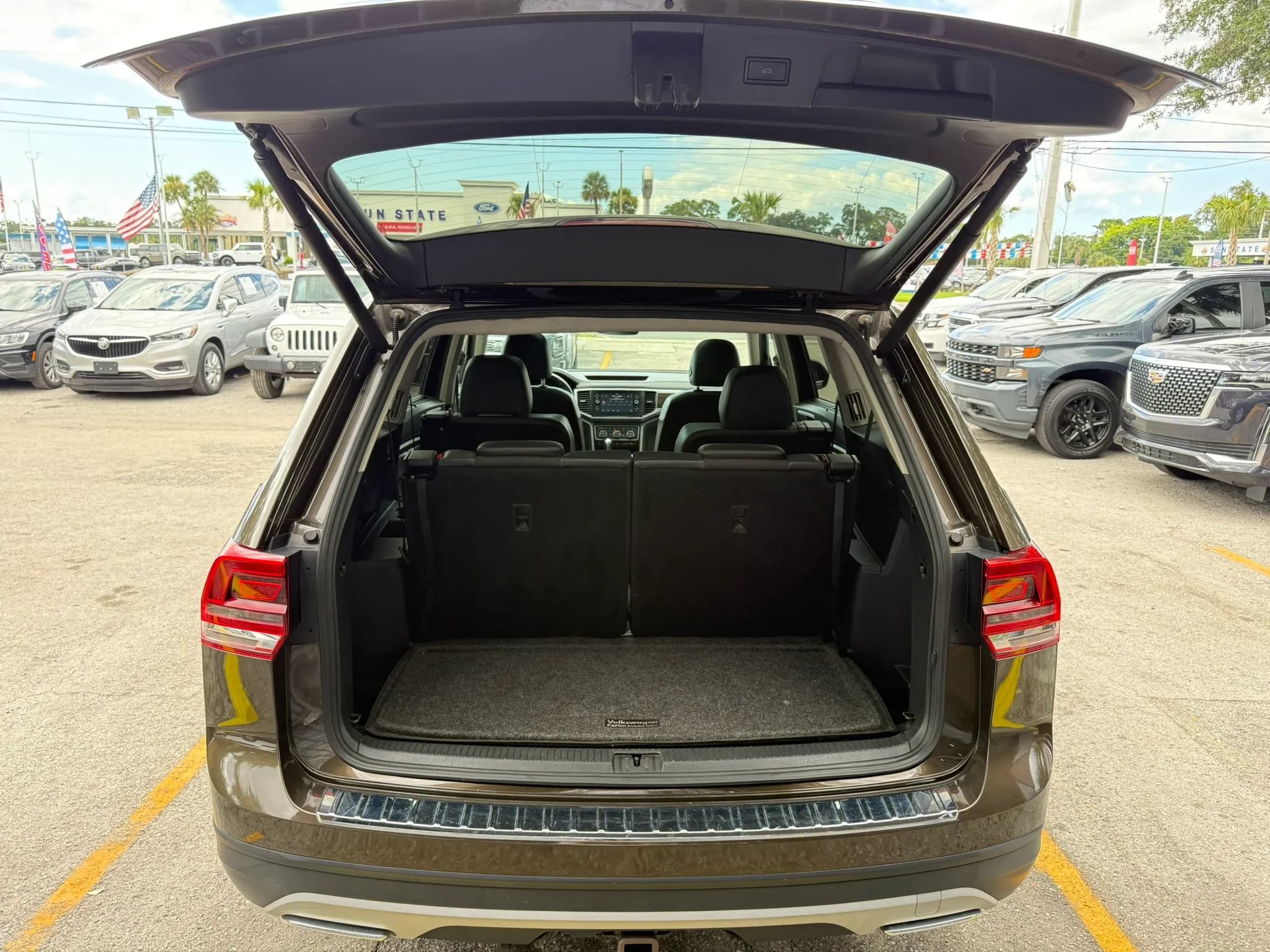 Used 2019 Volkswagen Atlas SE w/ Panoramic Sunroof Package FWD image 20