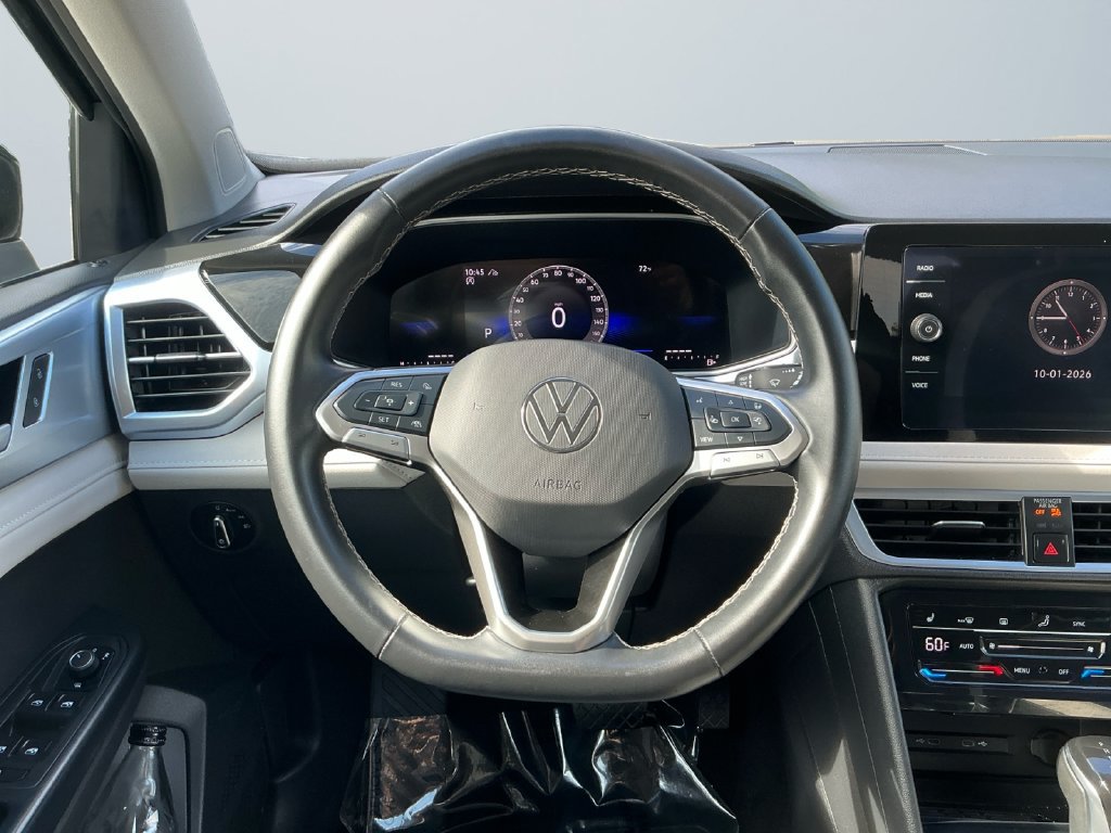 Used 2025 Volkswagen Taos SE AWD/4WD image 13