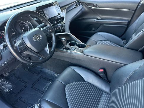 Used 2022 Toyota Camry SE image 9