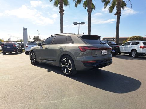 Used 2024 Audi Q8 e-tron Premium Plus w/ Premium Plus Package image 4