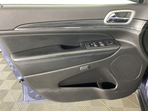 Used 2020 Jeep Grand Cherokee Limited AWD/4WD image 15