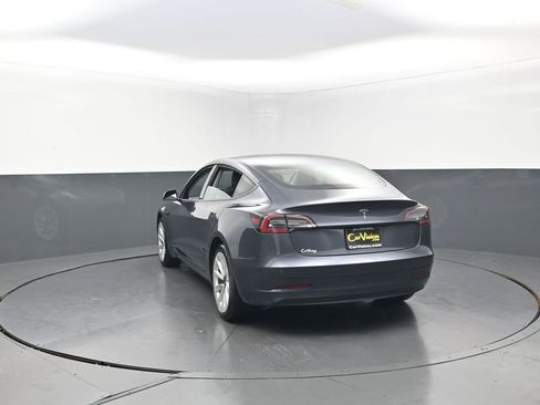 Used 2021 Tesla Model 3 Standard Range Plus RWD image 9