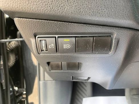 Used 2024 Toyota Corolla Cross LE FWD image 28