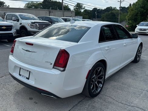 Used 2015 Chrysler 300 S w/ 300S Premium Group RWD image 6