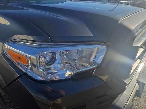 Used 2022 Toyota Tacoma SR image 27