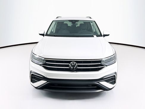 Used 2024 Volkswagen Tiguan S image 2