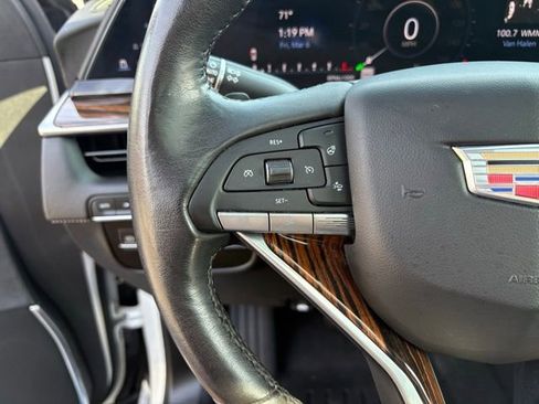 Used 2021 Cadillac Escalade ESV Premium Luxury image 36