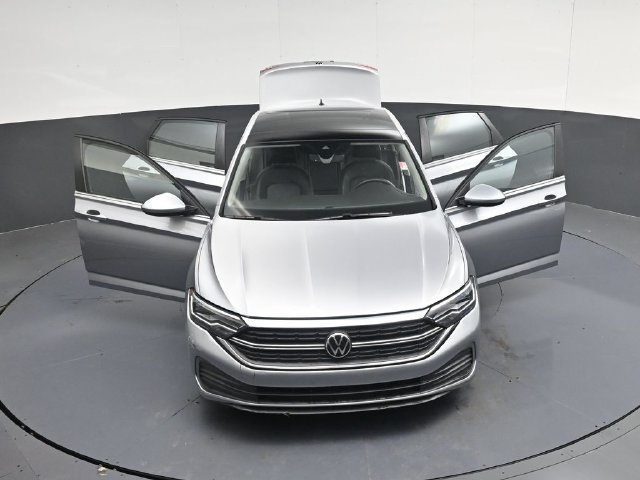 Used 2023 Volkswagen Jetta SE FWD image 54