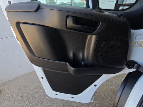 Used 2025 RAM ProMaster 2500 w/ Convenience Group FWD image 18