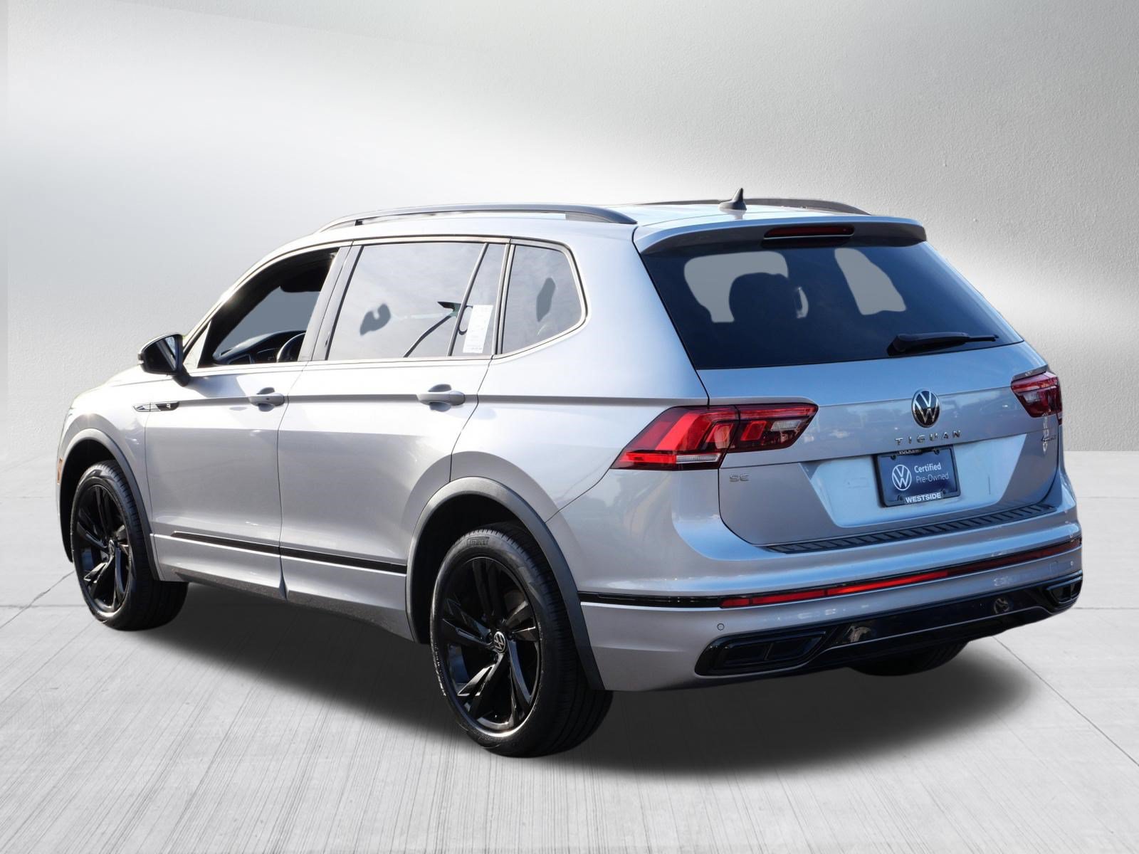 Certified 2023 Volkswagen Tiguan SE R-Line AWD/4WD image 5