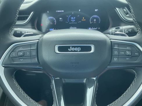 Used 2023 Jeep Grand Cherokee Laredo w/ Trailer Tow Prep Group (B) AWD/4WD image 14