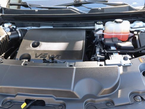 Used 2023 Chevrolet Traverse LT FWD image 19