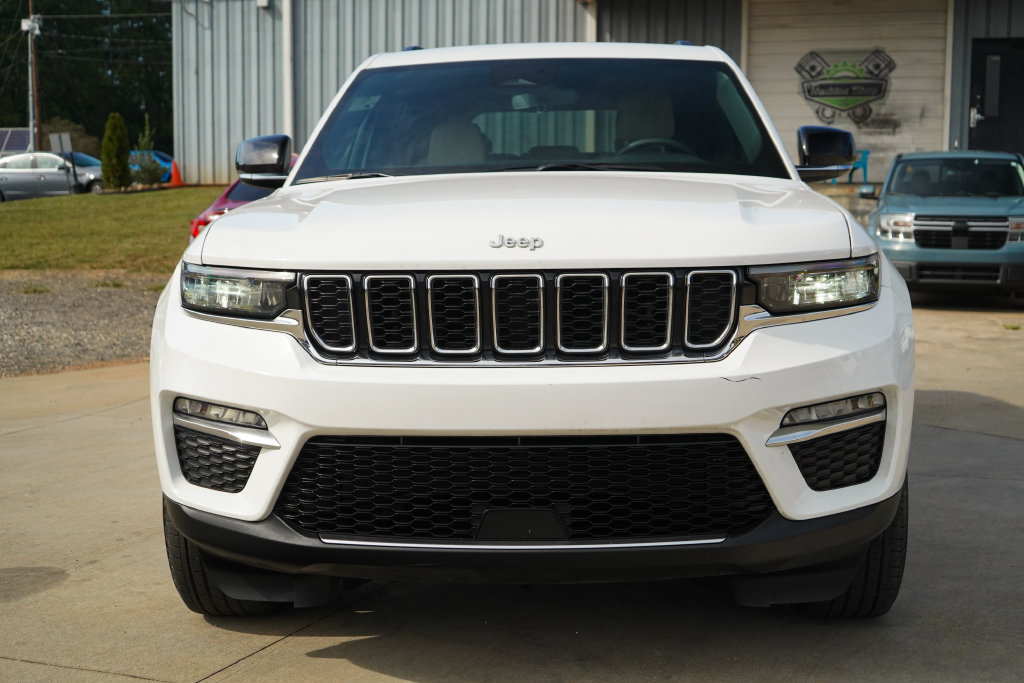 Used 2025 Jeep Grand Cherokee Limited AWD/4WD image 16
