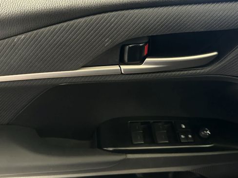 Used 2025 Toyota Camry SE FWD image 13