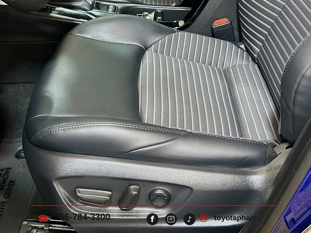 Used 2025 Toyota Corolla Cross AWD Hybrid w/ Convenience Package image 17