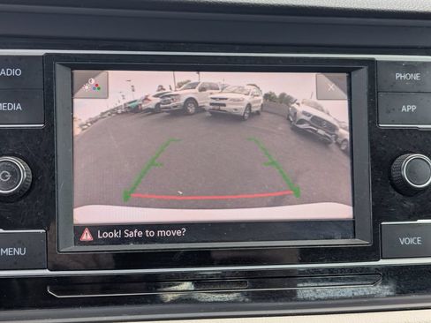 Used 2024 Volkswagen Jetta SE FWD image 14