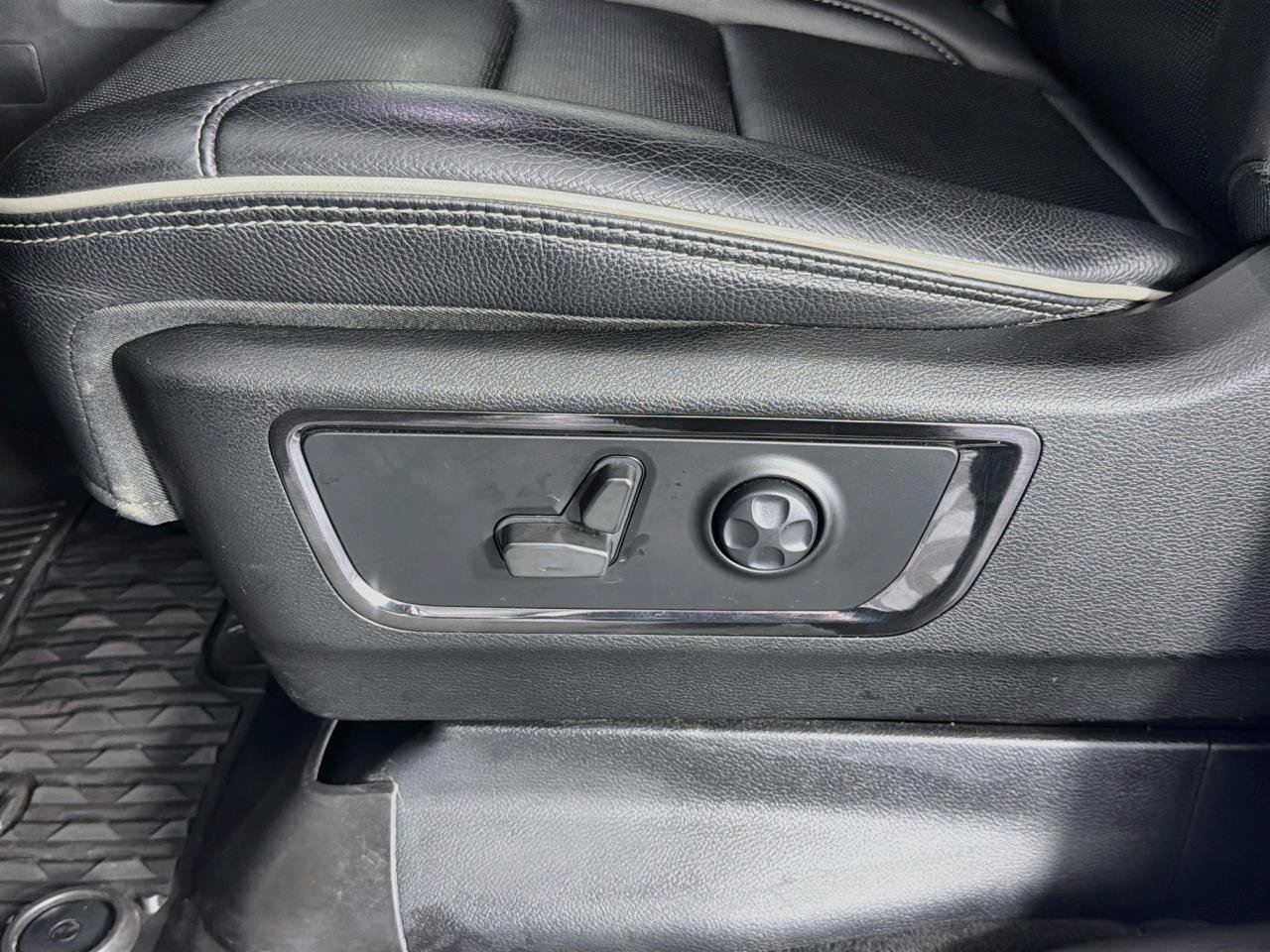 Used 2022 RAM 1500 Limited w/ Body-Colour Bumper Group AWD/4WD image 37