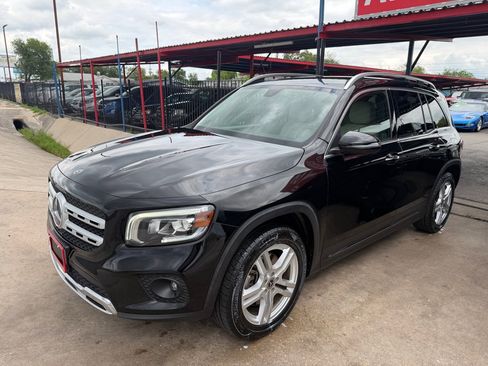 Used 2020 Mercedes-Benz GLB 250 w/ Premium Package image 1