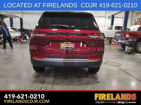 New 2026 Jeep Grand Cherokee Altitude AWD/4WD image 5