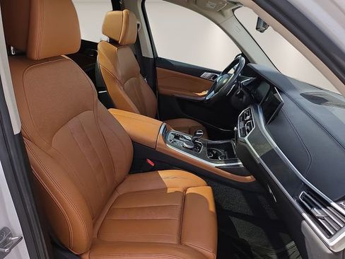 Used 2022 BMW X7 xDrive40i w/ Premium Package AWD/4WD image 16