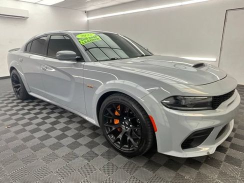 Used 2022 Dodge Charger Scat Pack RWD image 3