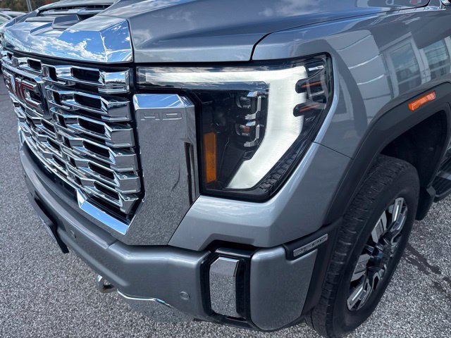 Used 2024 GMC Sierra 3500 Denali w/ Denali Reserve Package AWD/4WD image 13