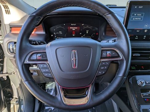 Certified 2023 Lincoln Nautilus Reserve image 18